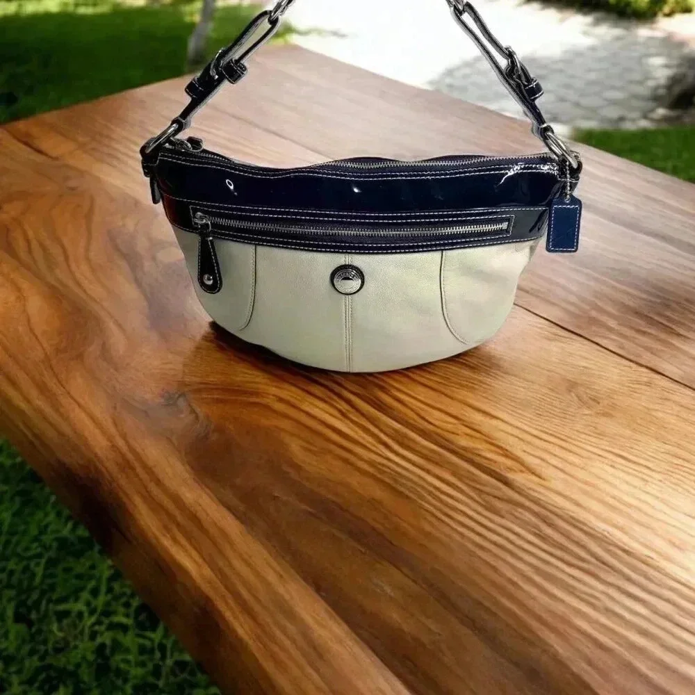 COACH Laura Hobo Bag Navy/cream - Picture 3 of 16